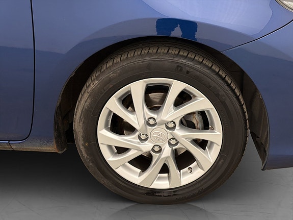 Toyota Auris 27 of 27
