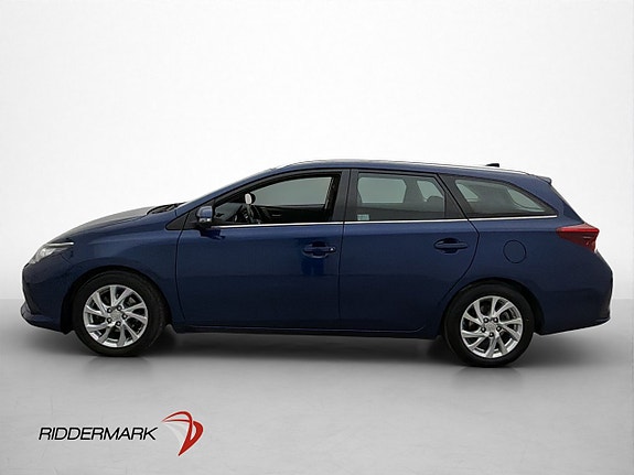 Toyota Auris 4 of 27