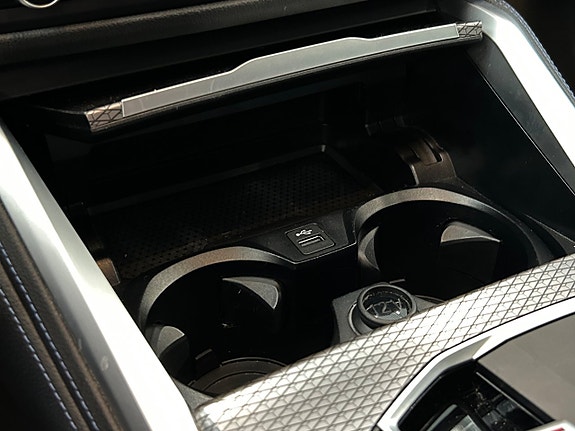 BMW i4 27 of 30