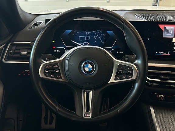 BMW i4 18 of 30