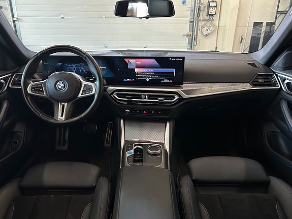 BMW i4 17 of 30