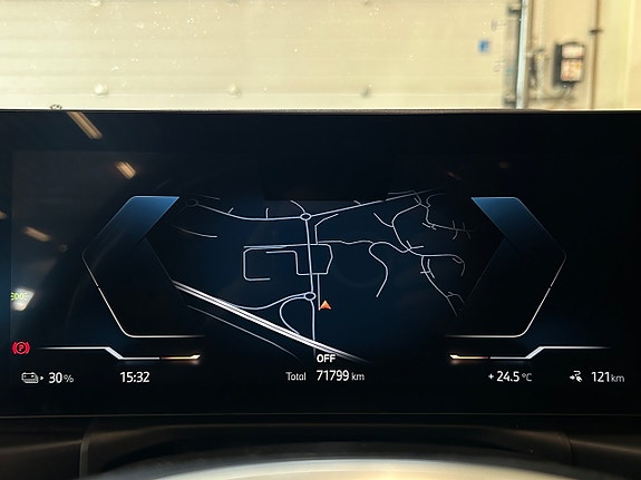 BMW i4 24 of 30