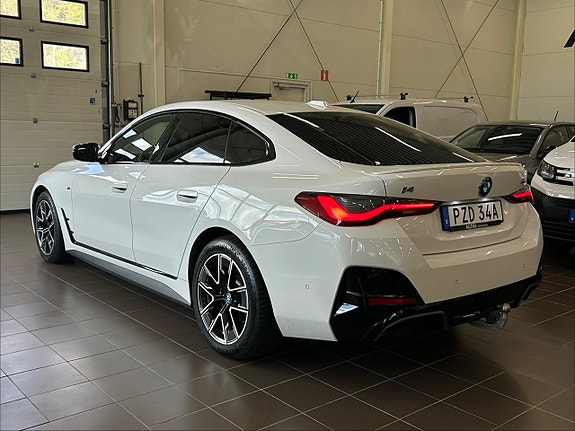 BMW i4 5 of 30