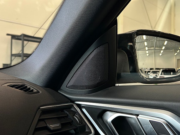 BMW i4 25 of 30