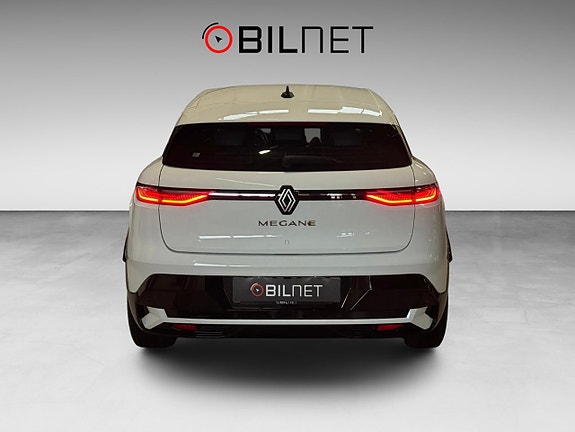 Renault Megane E-Tech 7 of 21