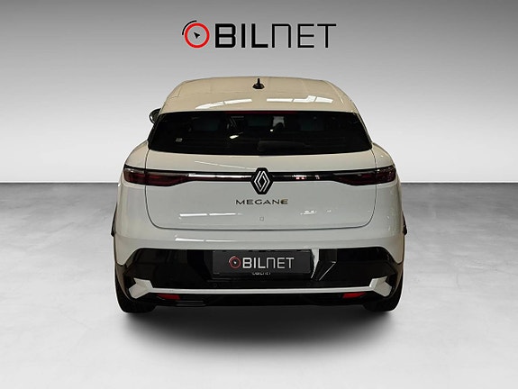 Renault Megane E-Tech 4 of 21