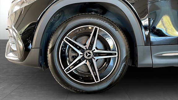 Mercedes-Benz EQB300 9 of 12