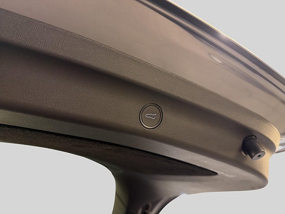 Tesla Model Y 20 of 30