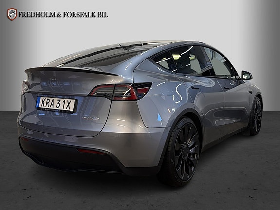 Tesla Model Y 5 of 30
