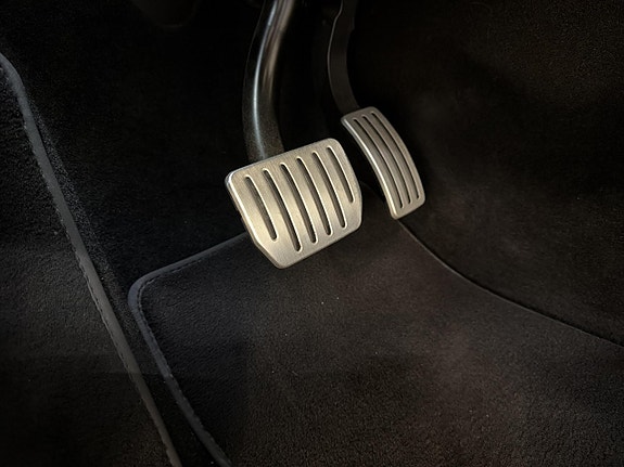 Tesla Model Y 13 of 30