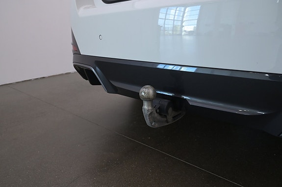 BMW i4 24 of 27