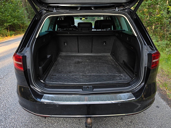 Volkswagen Passat 7 of 24