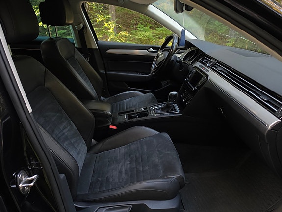 Volkswagen Passat 11 of 24