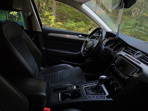 Volkswagen Passat 12 of 24