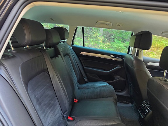 Volkswagen Passat 10 of 24