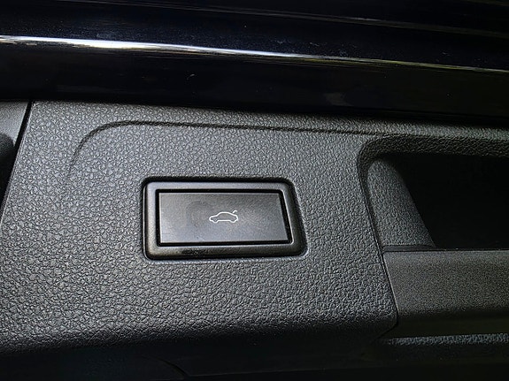 Volkswagen Passat 8 of 24