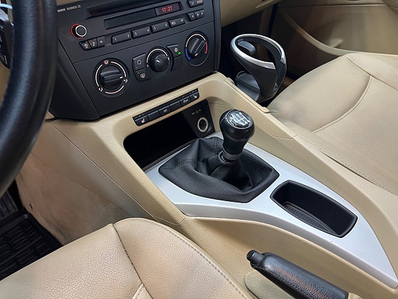 BMW X1 20 of 27