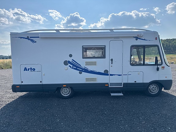 Niesmann Arto 69G Helintegrerad ALDE AC i Bodel Taksäng 28 of 30