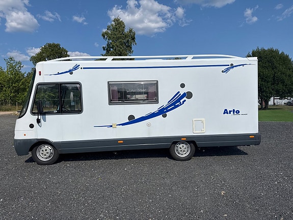 Niesmann Arto 69G Helintegrerad ALDE AC i Bodel Taksäng 2 of 30