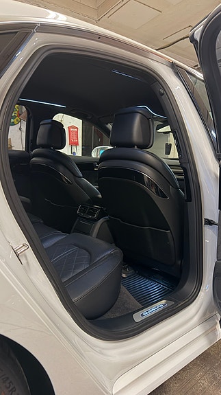 Audi A8 10 of 10