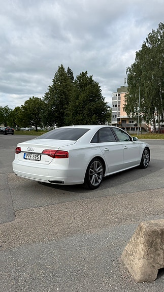 Audi A8 6 of 10