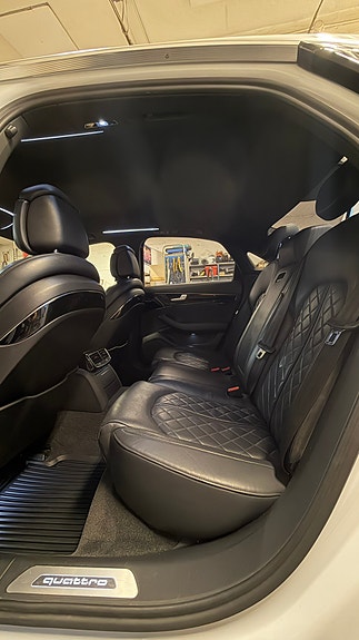 Audi A8 8 of 10
