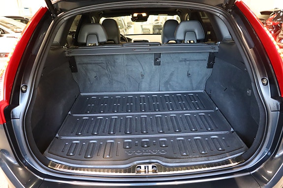 Volvo XC60 11 of 28
