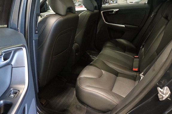 Volvo XC60 9 of 28