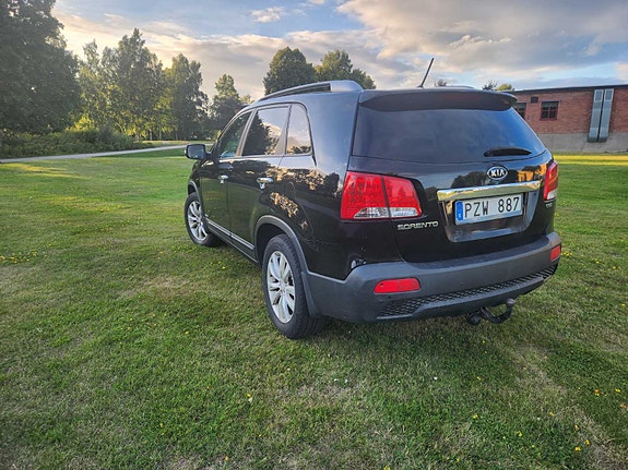 Kia Sorento 3 of 8