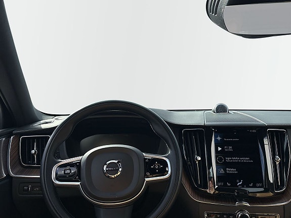 Volvo XC60 11 of 16