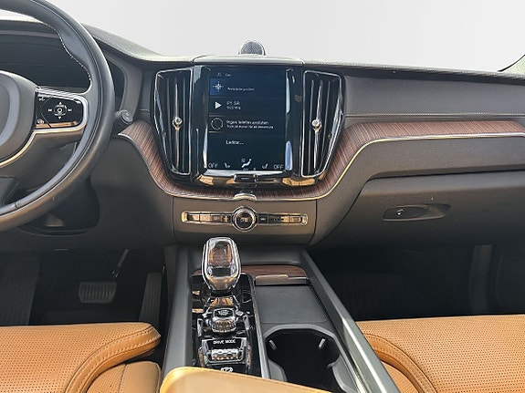 Volvo XC60 6 of 16