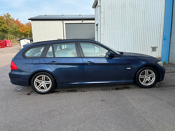 BMW 318d 3 of 8