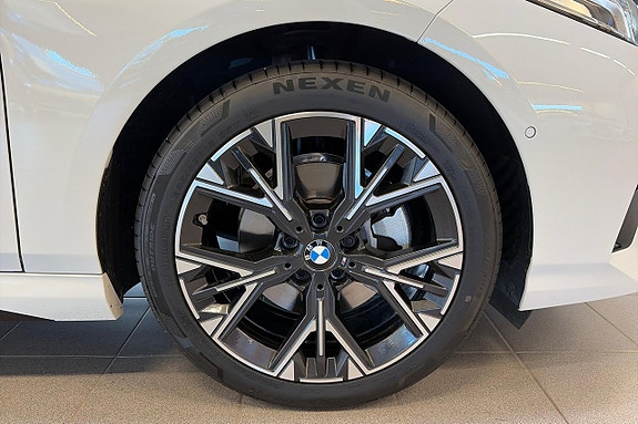 BMW 120 14 of 19