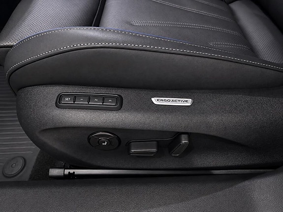 Volkswagen Passat 9 of 11