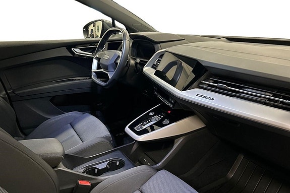 Audi Q4 e-tron 5 of 15