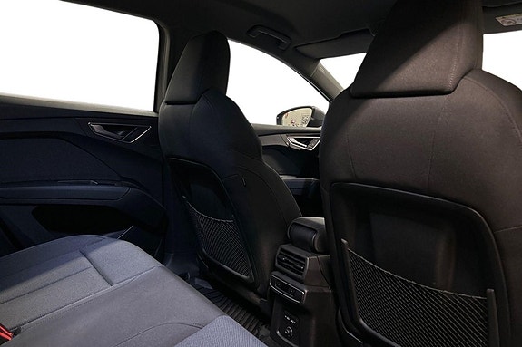 Audi Q4 e-tron 6 of 15
