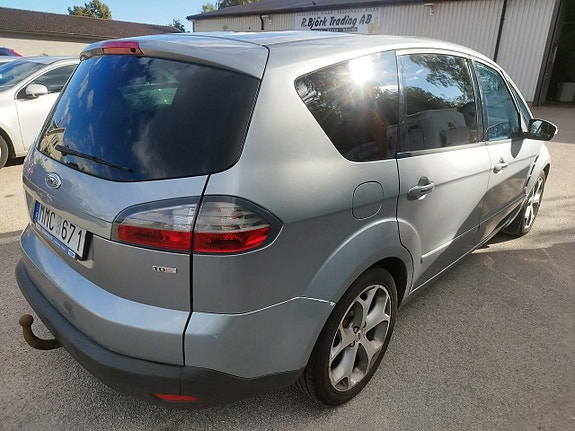 Ford S-MAX 2 of 3