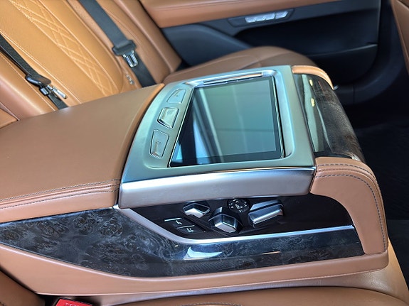 BMW 730 27 of 30