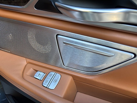 BMW 730 29 of 30