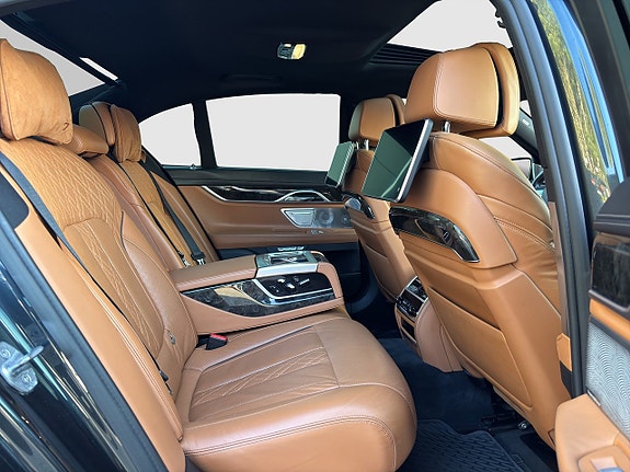 BMW 730 26 of 30