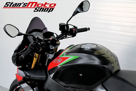 Aprilia Tuono V4 1100 Factory Akrapovic Inkommande 15 of 17