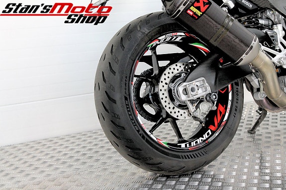 Aprilia Tuono V4 1100 Factory Akrapovic Inkommande 4 of 17