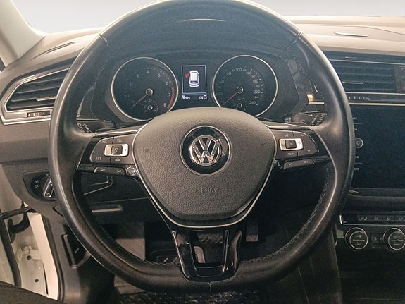Volkswagen Tiguan 13 of 20