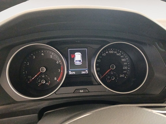 Volkswagen Tiguan 12 of 20