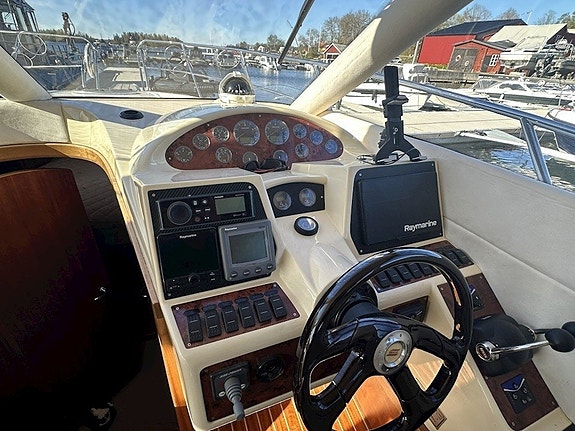 Galeon 330 Fly / 2 x VP D4-225 hk 14 of 30