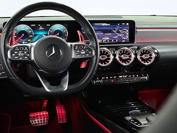 Mercedes-Benz CLA200 10 of 28
