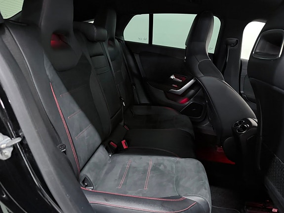 Mercedes-Benz CLA200 12 of 28
