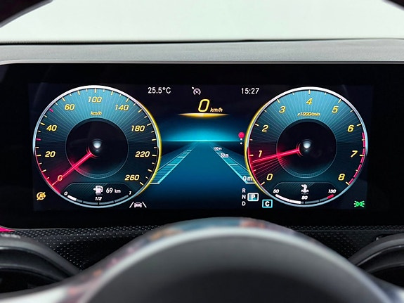 Mercedes-Benz CLA200 18 of 28