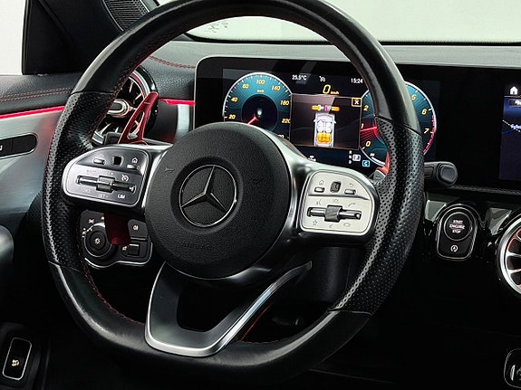 Mercedes-Benz CLA200 7 of 28
