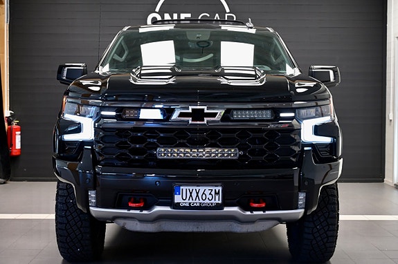 Chevrolet Silverado 1500 2 of 30